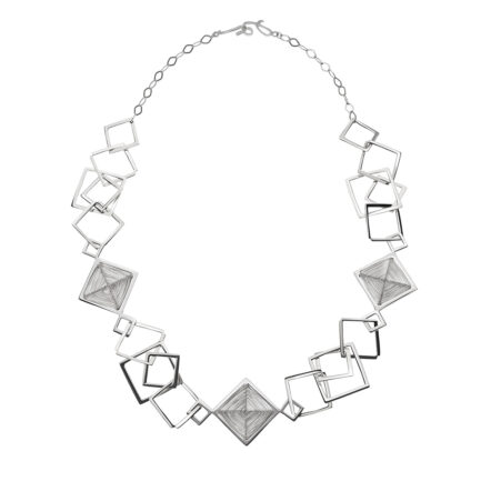 Collar tapete largo